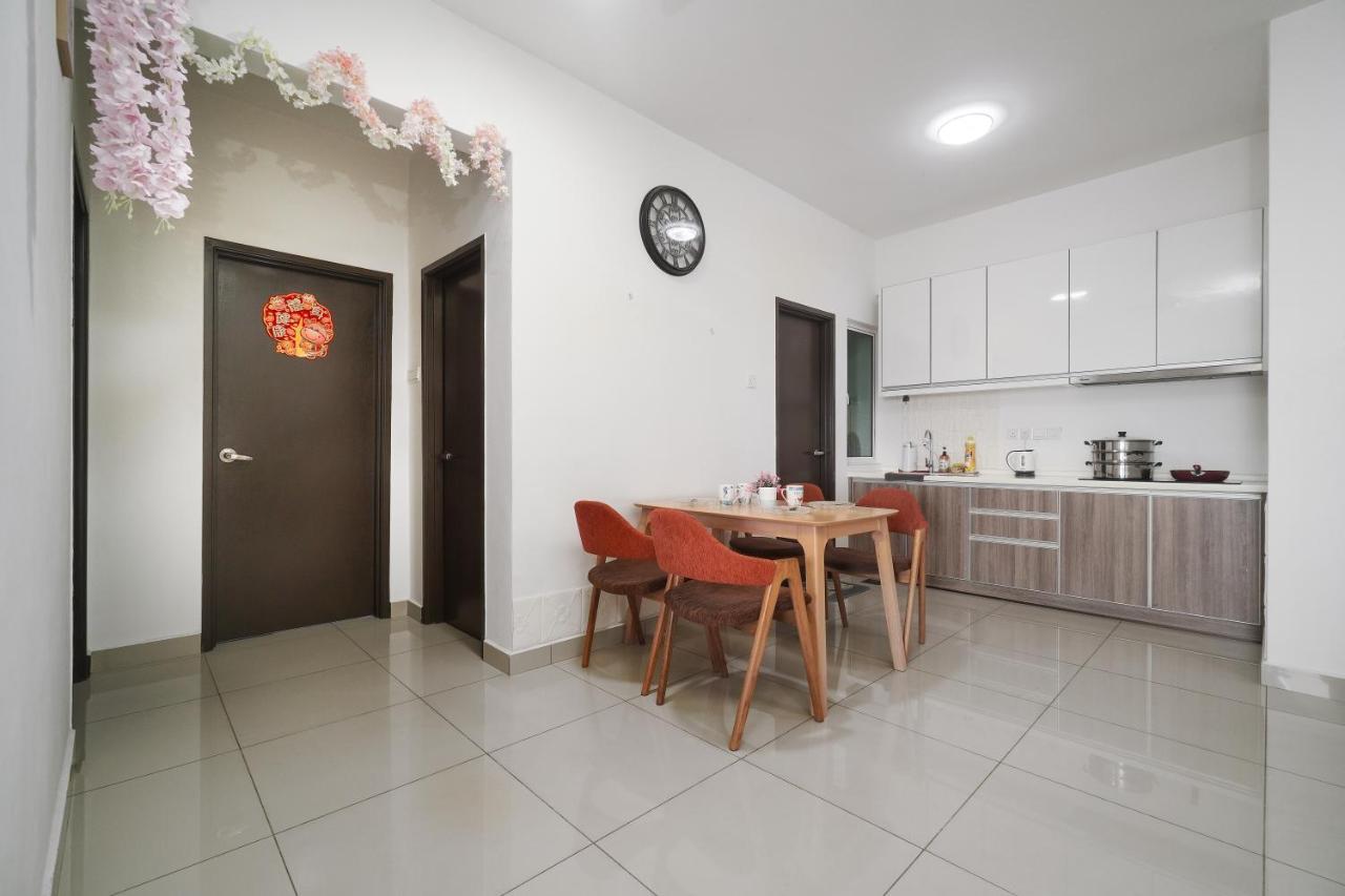 Lovely 2Br Majestic Condo 6 Pax Pool View Іпох Екстер'єр фото